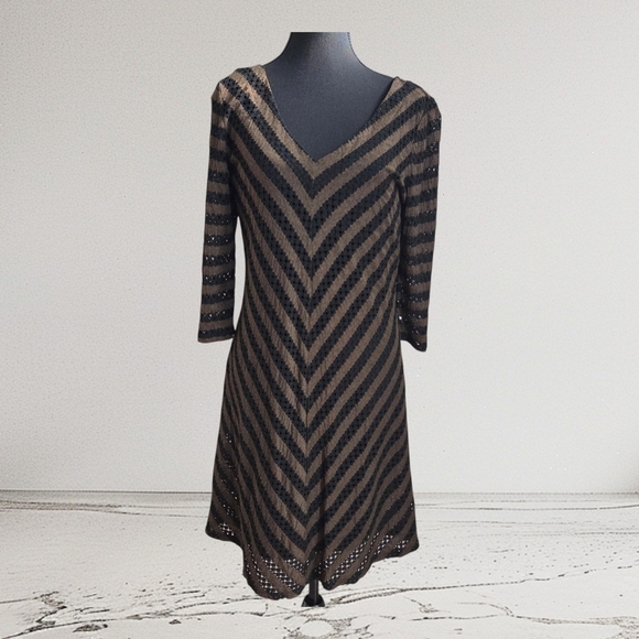 Miraclesuit Dresses & Skirts - Miracle Body By MiracleSuit Black and Gold Sheath Dress V-Neck 3/4 Sleeve Size L